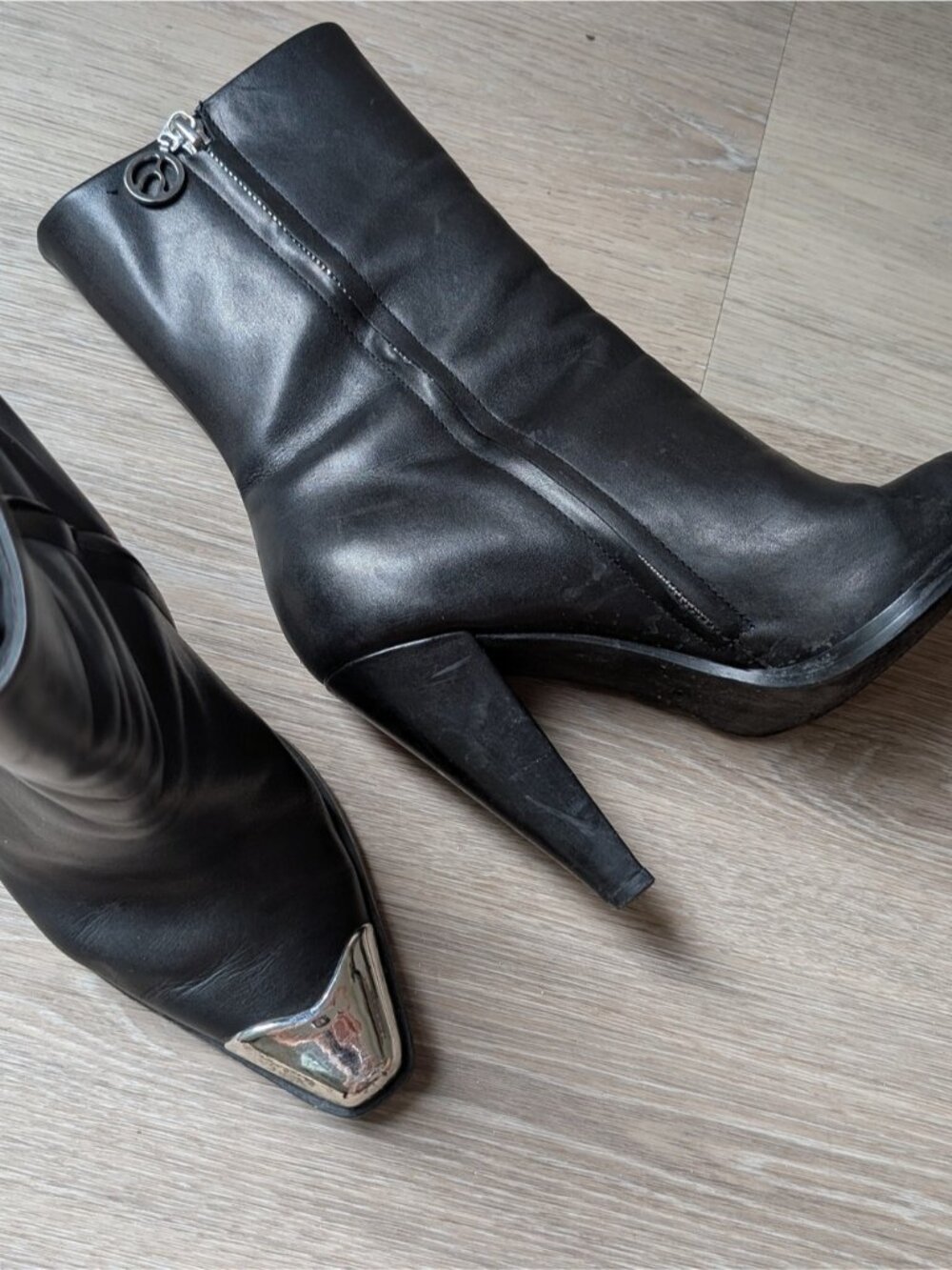 Black Leather Ankle Bootie Heel with Silver Toe Cap Western - Picture 3 of 10